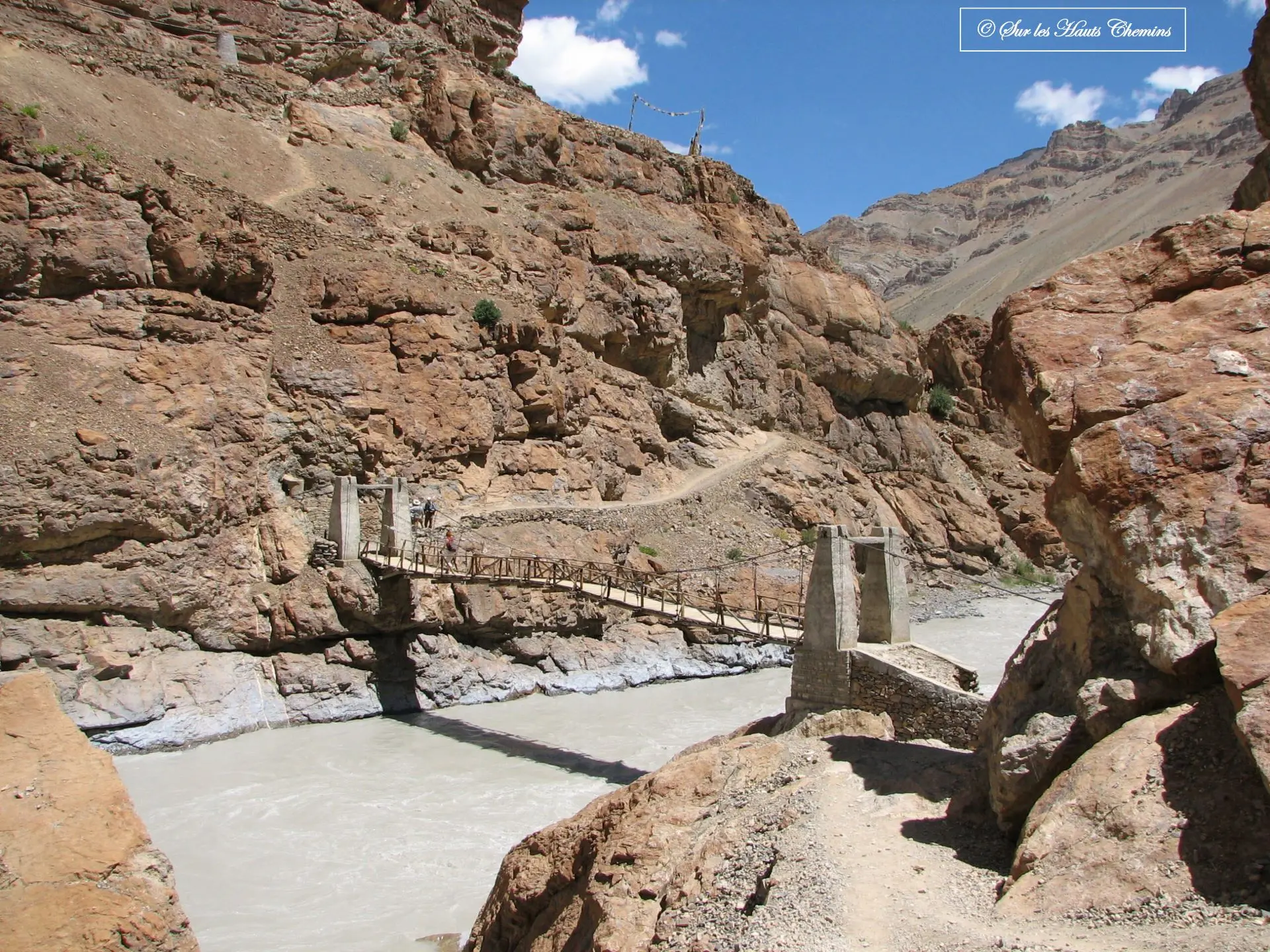 En direction du monastère de Phuktal lors de la traversée du Zanskar